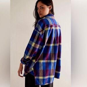 NWOT ✨WE THE FREE  IZZEY PLAID CARGO Shirt Jacket in size M in Royal Blue 🍭